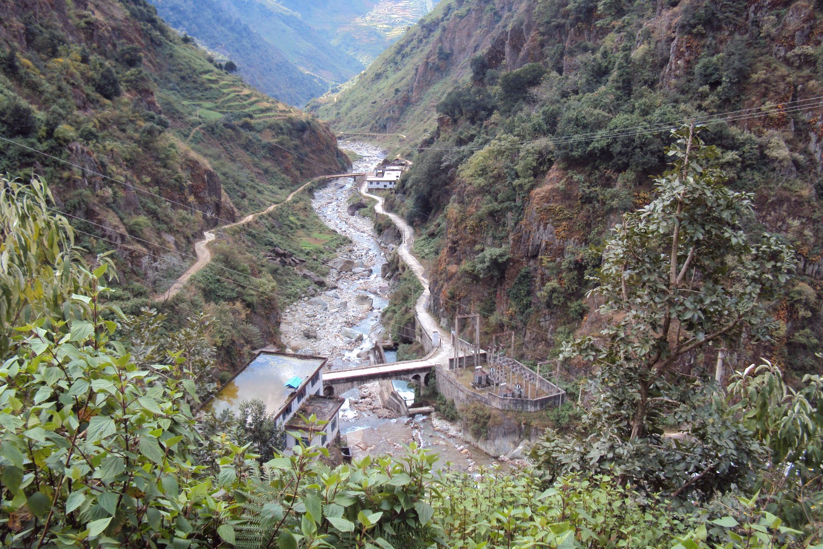 兩岔河水電站